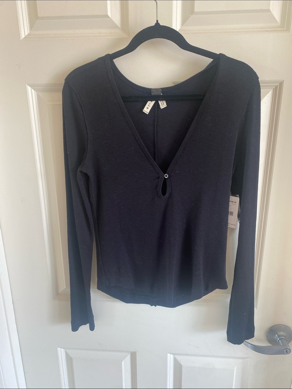 Nwt’s We the Free Black Cotton/Modal Vee neck Top Large